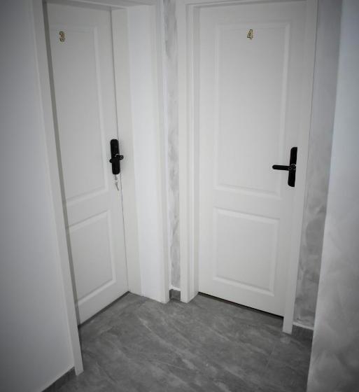 غرفة قياسية ثلاثية, Pensiunea Ober