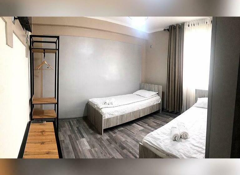 اتاق استاندارد, Ave