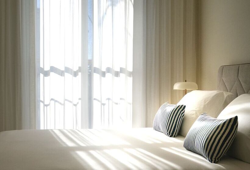 اتاق کلاسیک با تخت دوبل, Mourasuites