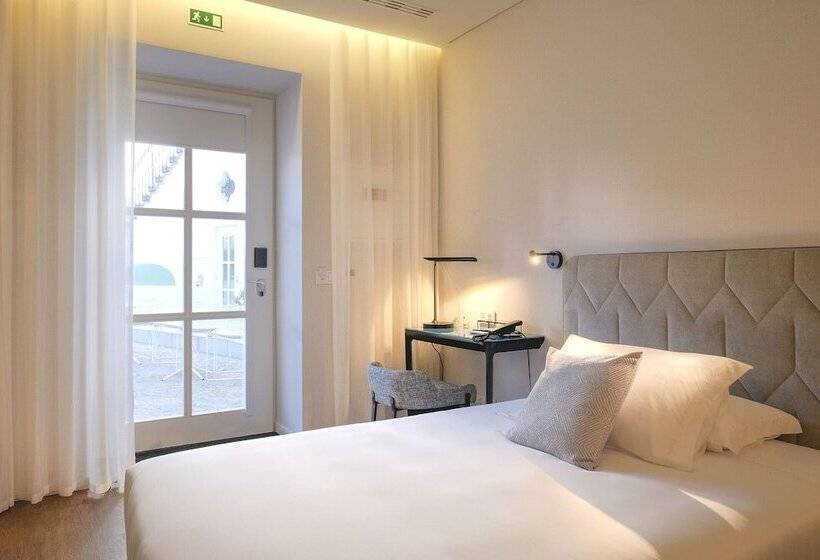 اتاق کلاسیک با تخت دوبل, Mourasuites