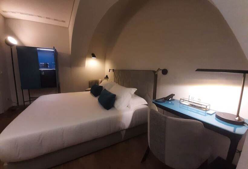 اتاق کلاسیک با تخت دوبل, Mourasuites