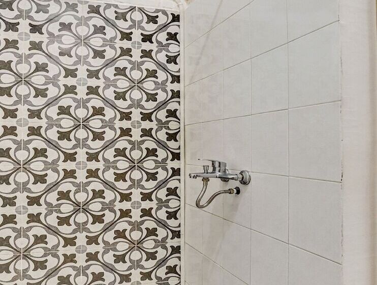 اتاق لوکس, Oyo 90828 Ara Guest House
