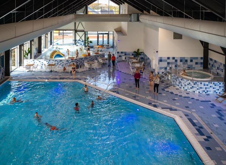 1 Bedroom Apartment Lake View, Parc Maasresidence Thorn Apartments