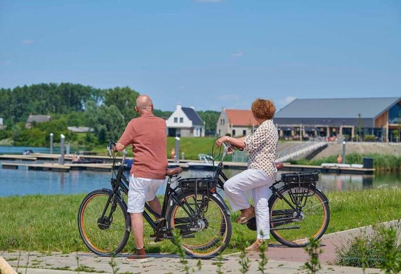 1 Bedroom Apartment Lake View, Parc Maasresidence Thorn Apartments