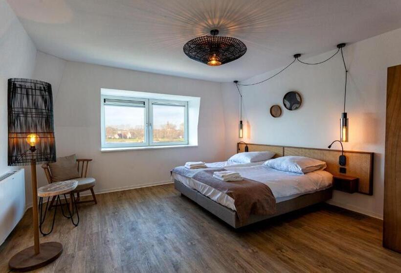 1 Bedroom Penthouse Apartment, Parc Maasresidence Thorn Apartments