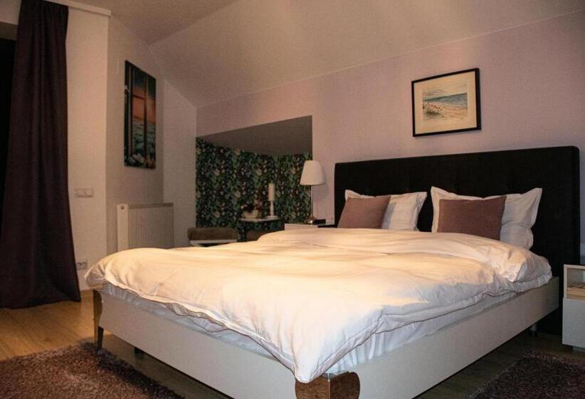 带2个卧室的公寓, Janine Garden