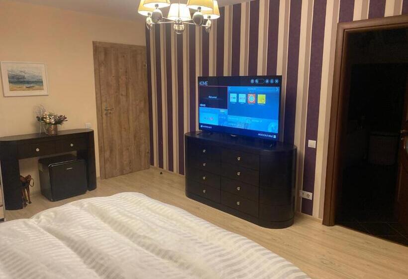 带阳台的豪华间, Janine Garden