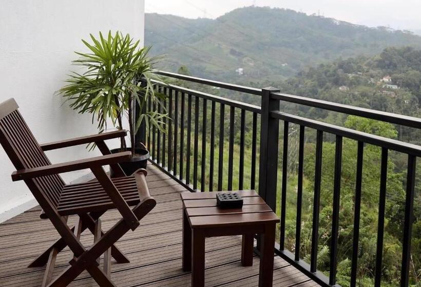 Семейный Номер, Riverbank Resort Gampola