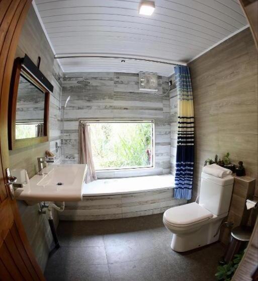 Четырехместный Номер Стандарт, Riverbank Resort Gampola