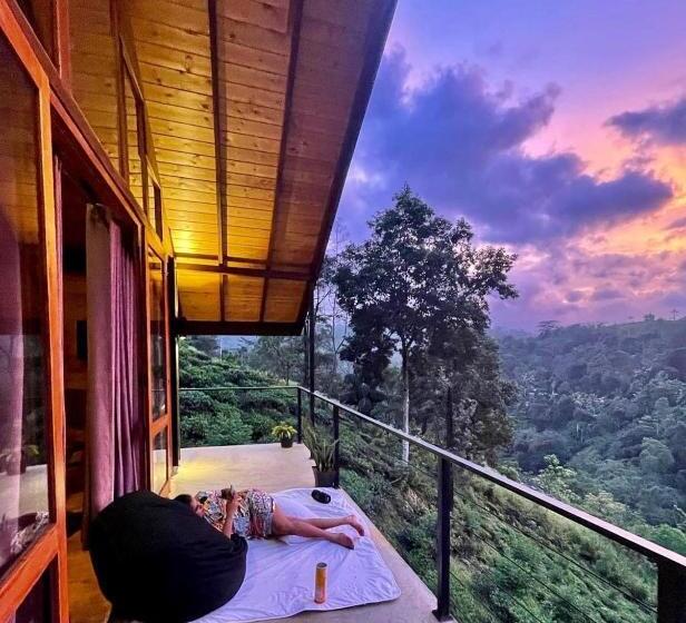 スタンダード４人部屋, Riverbank Resort Gampola