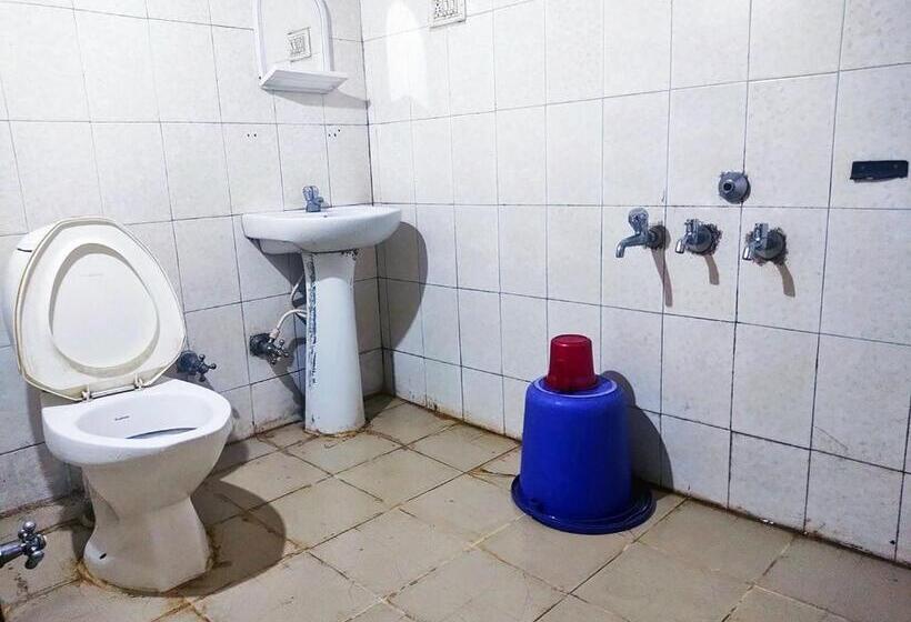 חדר אקונומי, Staymaker Pushpagiri Comforts