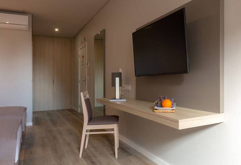 غرفة قياسية ثلاثية, Meu Hotel Porto Gandra