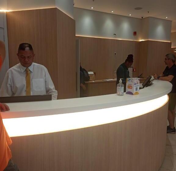 Camera Deluxe, Flat Nobile Congonhas Em Frente Ao Aeroporto   H614