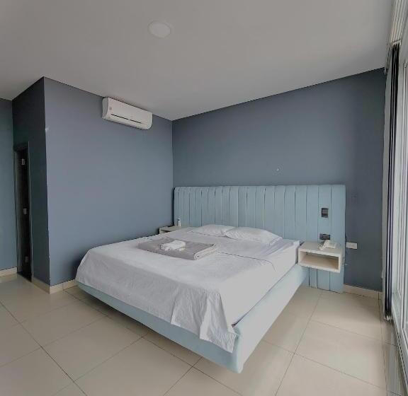 جناح مزوَّد بشرفة, Nabu Del Pacifico