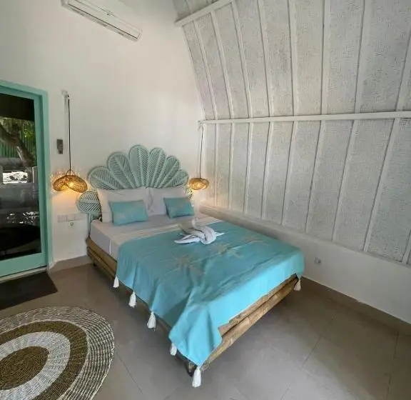 اتاق لوکس با بالکن, Playa Bonita Hotel & Beach Club Gili Air