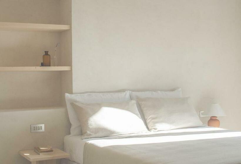 اتاق لوکس با بالکن و چشم‌انداز دریا, Casa Pinta Rooms