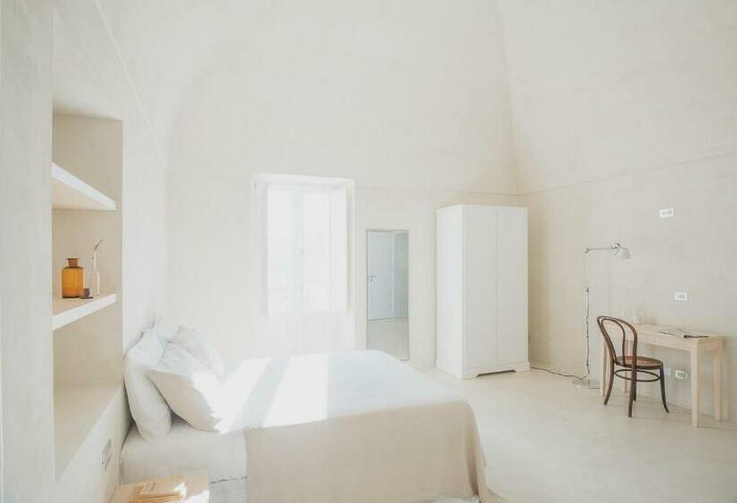 اتاق لوکس با بالکن و چشم‌انداز دریا, Casa Pinta Rooms