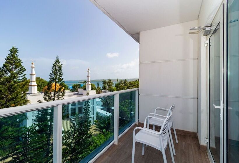 带2个双人床的标准工作室, Aquamare