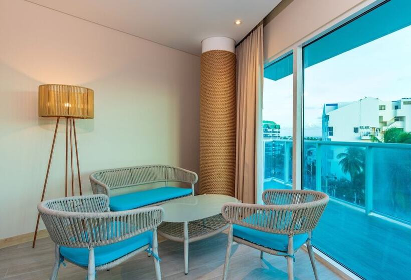 小型套房带阳台, Aquamare