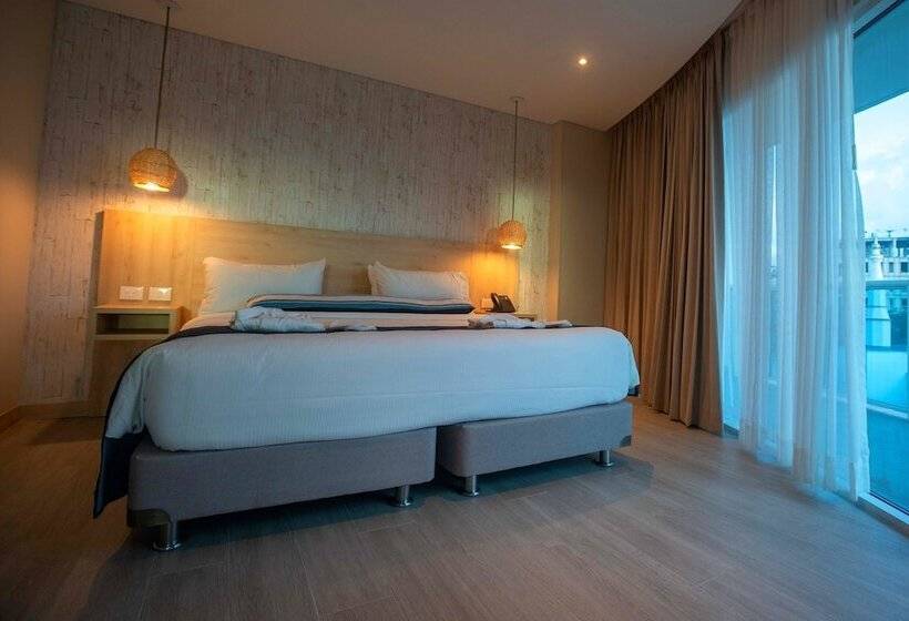 小型豪华套房, Aquamare