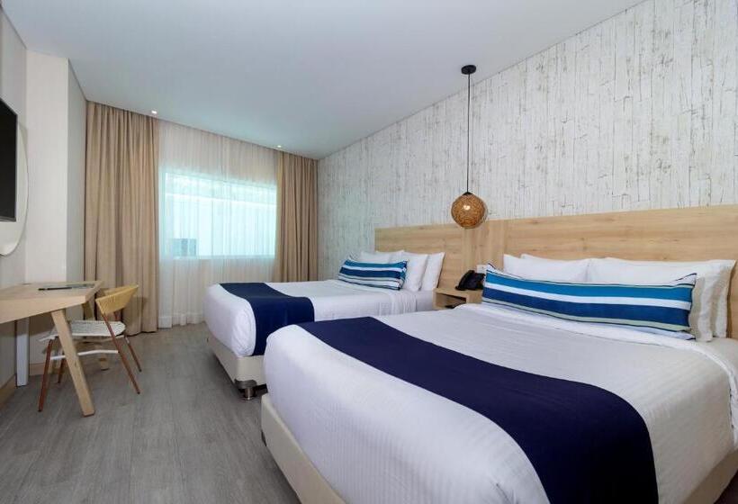 带2个双人床的标准工作室, Aquamare