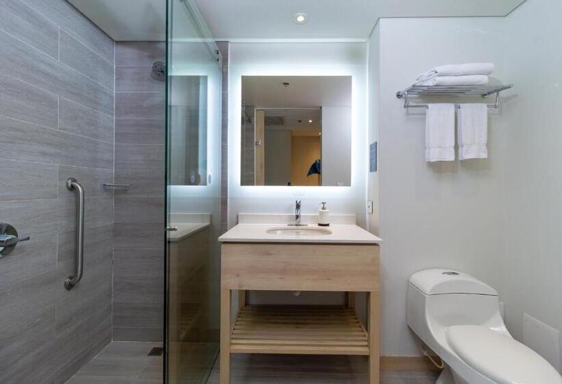 小型套房带阳台, Aquamare