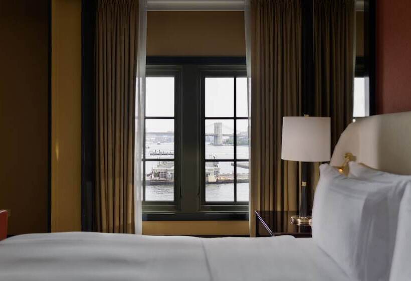 Junior suite with river view, Casa Cipriani New York