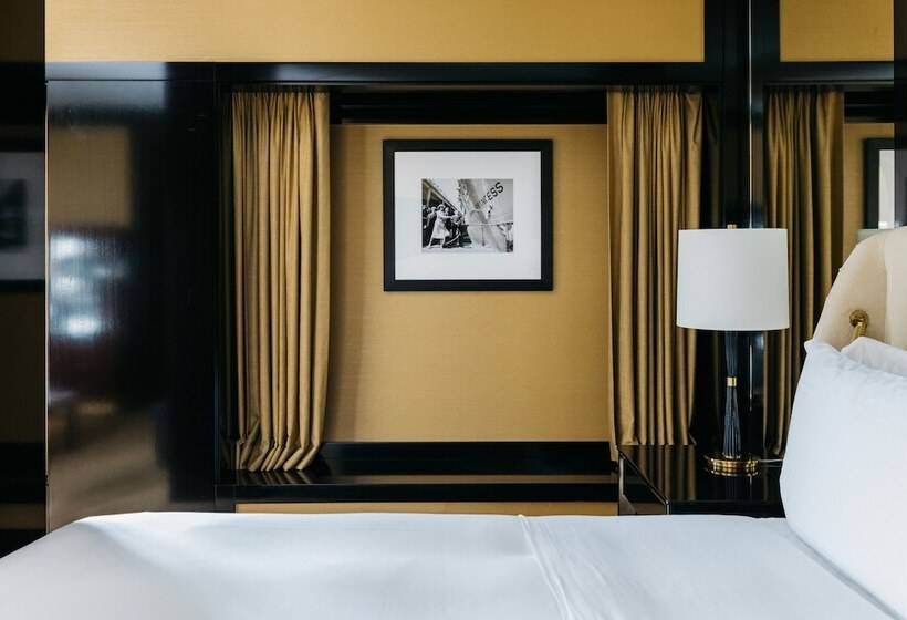 Junior suite with river view, Casa Cipriani New York