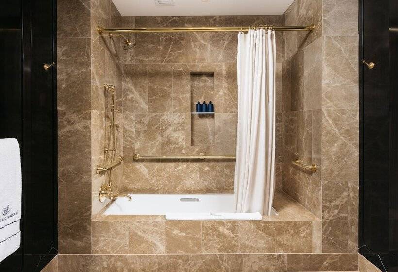 适合残疾人士使用的轻年套间, Casa Cipriani New York