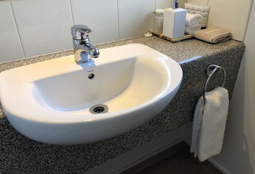 استودیوی سوپریور, Bella Vista Motel Te Anau