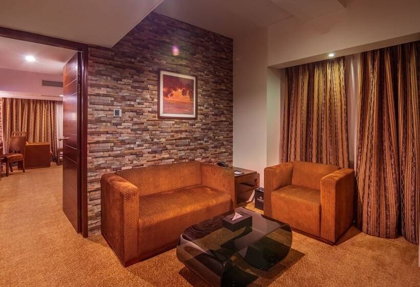 اتاق پرمیوم, Aara Hospitality Services Limited