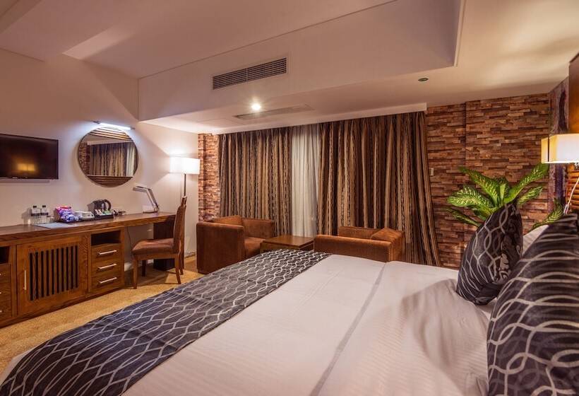 اتاق پرمیوم, Aara Hospitality Services Limited