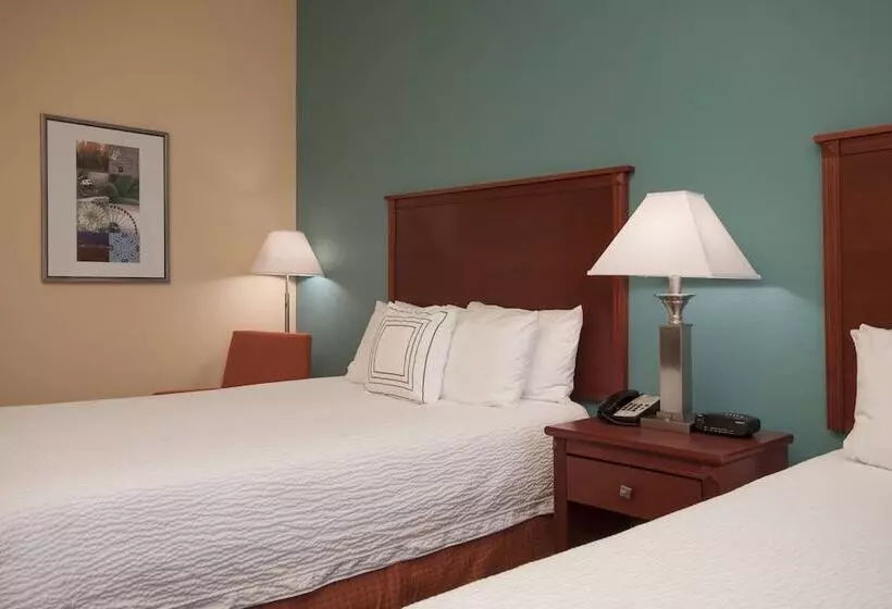 ２ダブルベッドのスタンダードルーム, Fairfield Inn & Suites El Centro