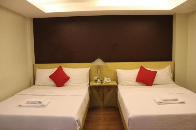 سوییت, Festive Hotel Makati