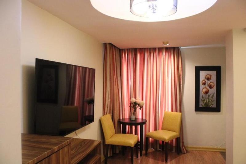 سوییت, Festive Hotel Makati