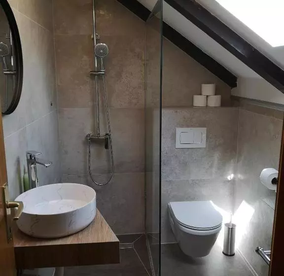 オーシャンビューバルコニー付きワンベッドルームアパートメント, Guest House Pikala