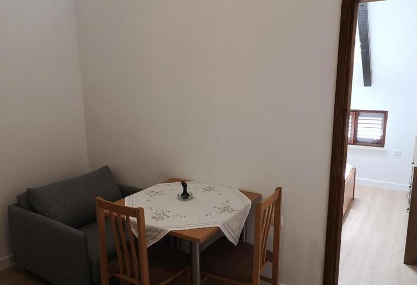 דירת חדר נוף לים, Guest House Pikala