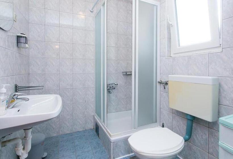 דירה בת חדר שינה 1 עם מרפסת, Guest House Pikala