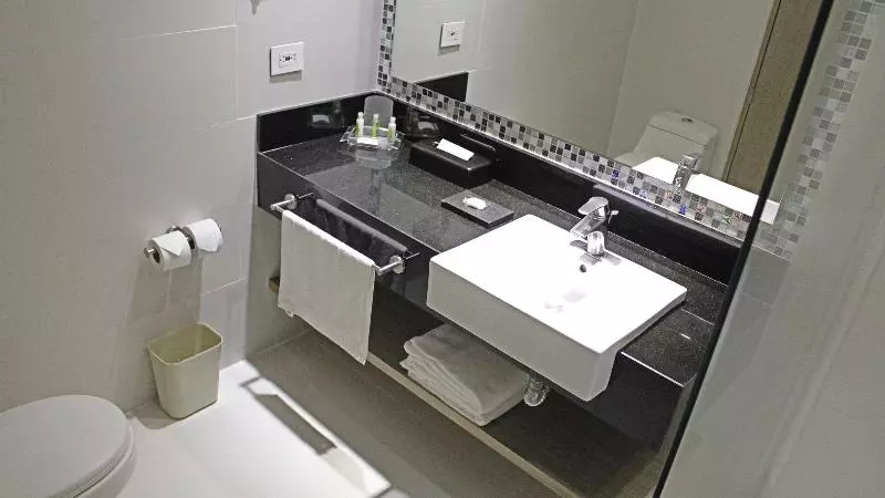 デラックスルーム, Holiday Inn Bucaramanga Cacique, An Ihg