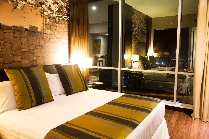 キングサイズベッドのスイートルーム, Holiday Inn Bucaramanga Cacique, An Ihg