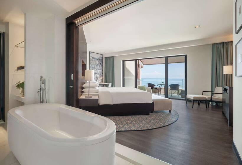 Номер Клуб Вид на Море, Hyatt Regency Phuket Resort