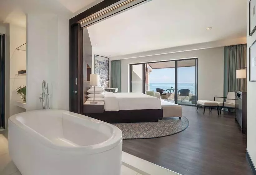 オーシャンビューのクラブルーム, Hyatt Regency Phuket Resort