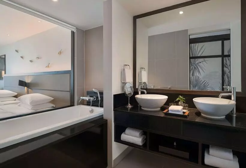 オーシャンビュースタンダードルーム, Hyatt Regency Phuket Resort