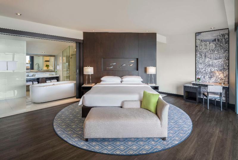 Номер Клуб Кровать Кинг, Hyatt Regency Phuket Resort