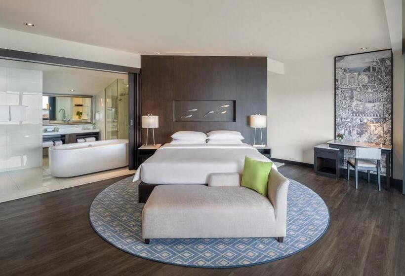 キングサイズベッドのクラブルーム, Hyatt Regency Phuket Resort