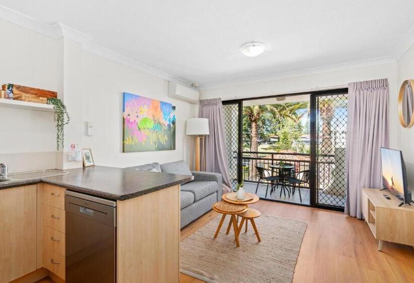 דירת חדר, Island Beach Resort