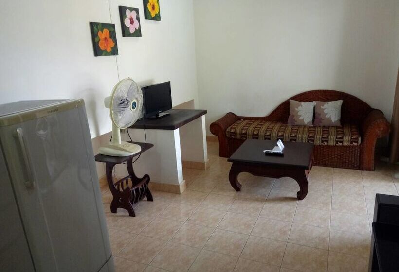 Quarto Familiar, Meewaya