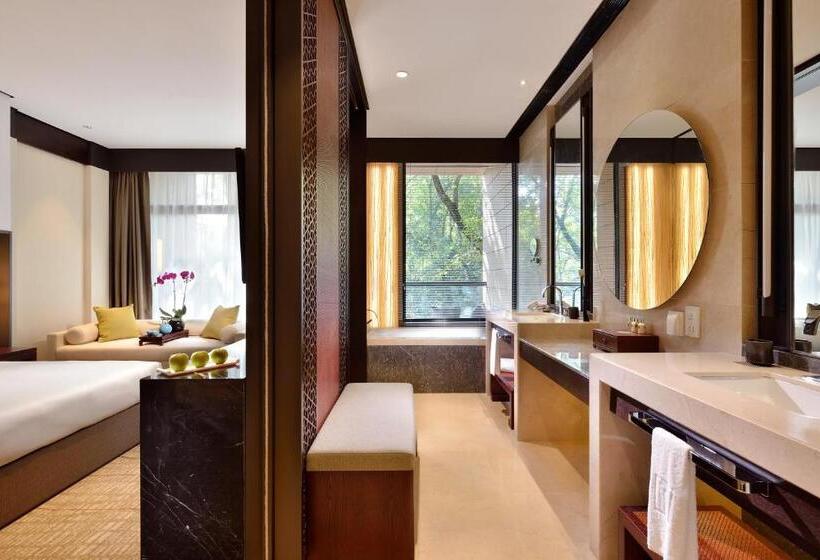 غرفة ديلوكس سرير كينج ذات إطلالة, Millennium Resort Hangzhou