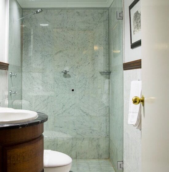 اتاق لوکس, Royal Exhibition