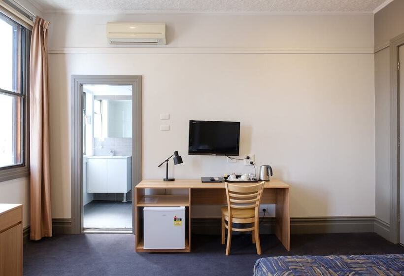 اتاق لوکس, Royal Exhibition